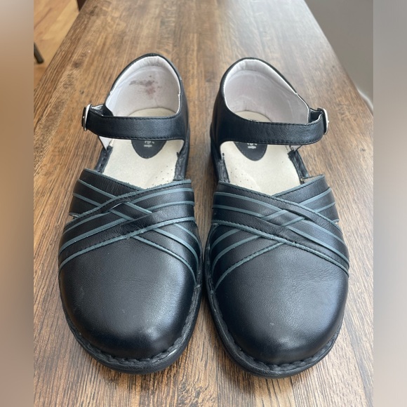 Propet Mary Jane leather shoes - size 7 - Picture 1 of 7